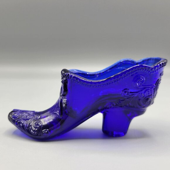 Vintage Cobalt Blue Glass Shoe Figurine Scroll & Bow Detailing Collectible - Picture 5 of 13